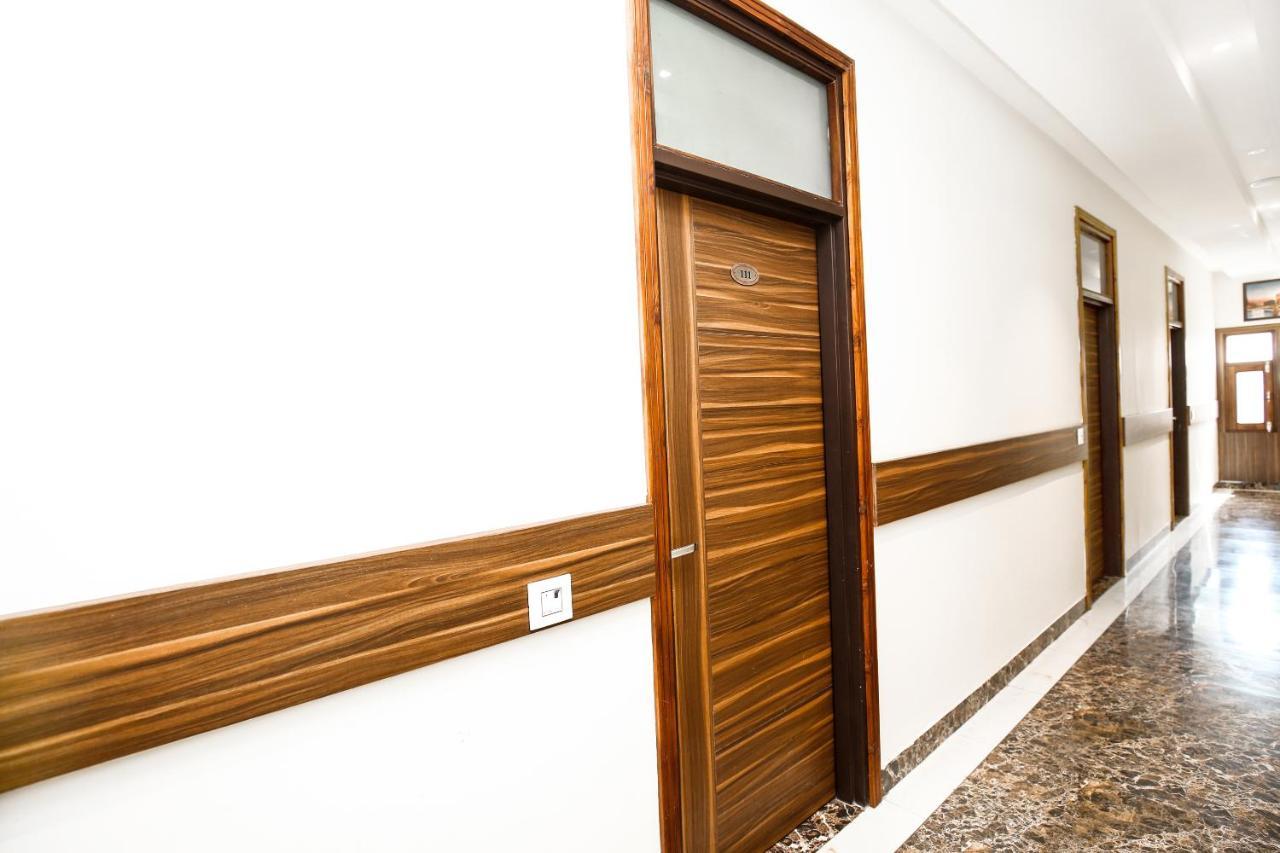 Hotel Woodcrest Zirakpur Chandigarh- Best Family Hotel - Luxurious Rooms - Unit Of Sidham Group Exterior photo